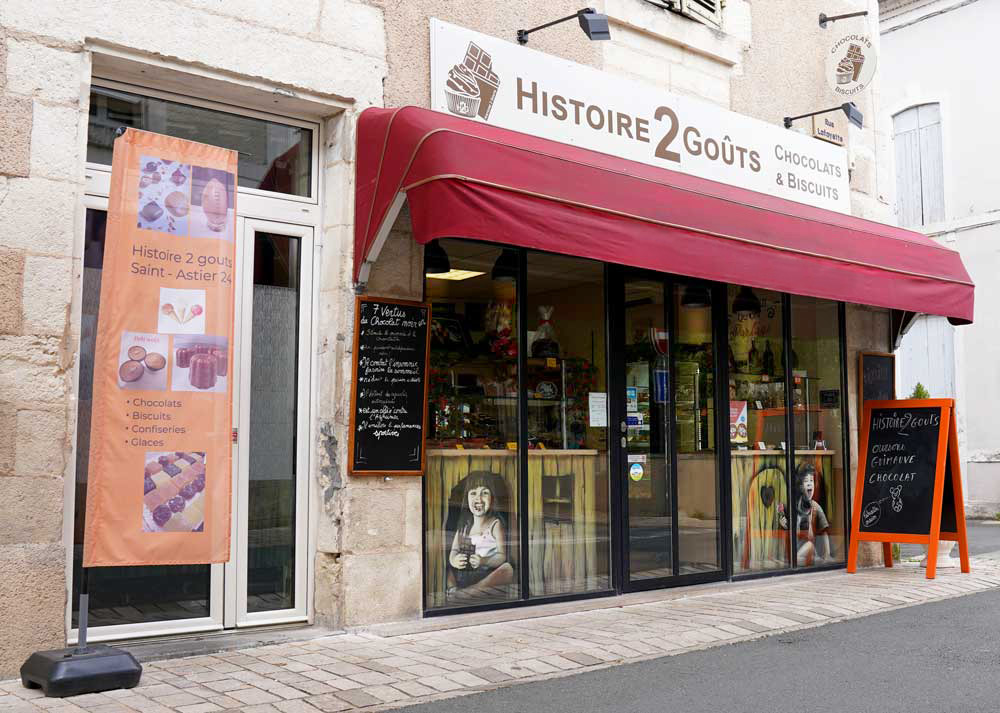 Comptoir de vente de chocolats et biscuits artisanaux à Saint-Astier